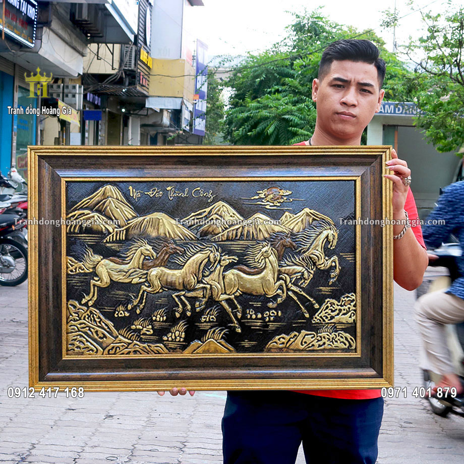 Tranh mã đáo thành công bằng đồng hun là dòng sản phẩm cao cấp của Hoàng Gia