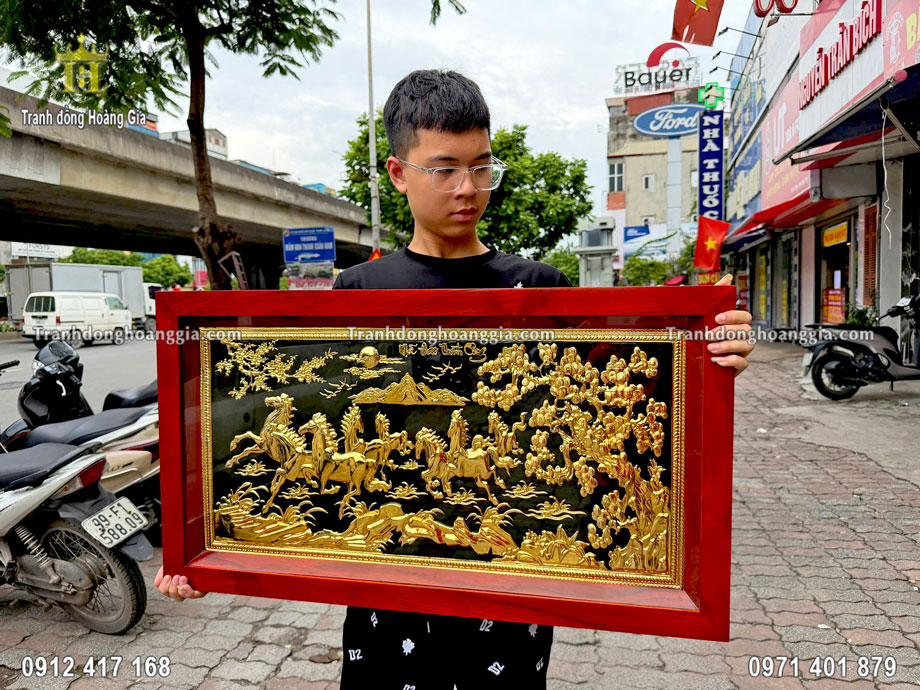 Tranh mã đáo thành công mạ vàng thích hợp treo tại phòng khách sang trọng