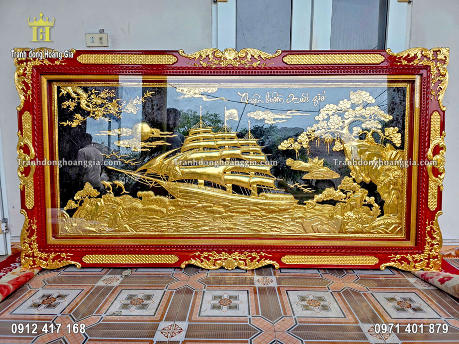 Trưng bày tranh thuận buồm xuôi gió mạ vàng 24K mang ý nghĩa may mắn