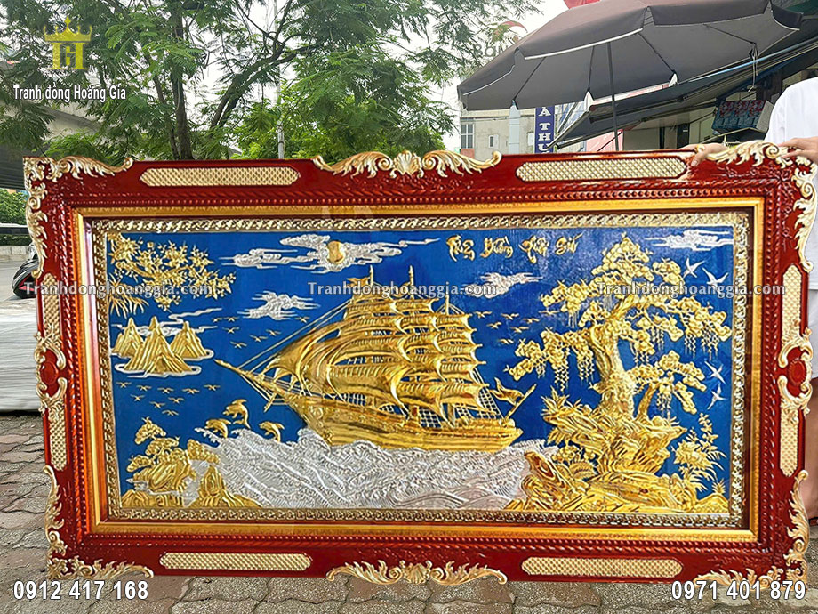 Bề mặt tranh thuận buồm xuôi gió được mạ vàng cao cấp