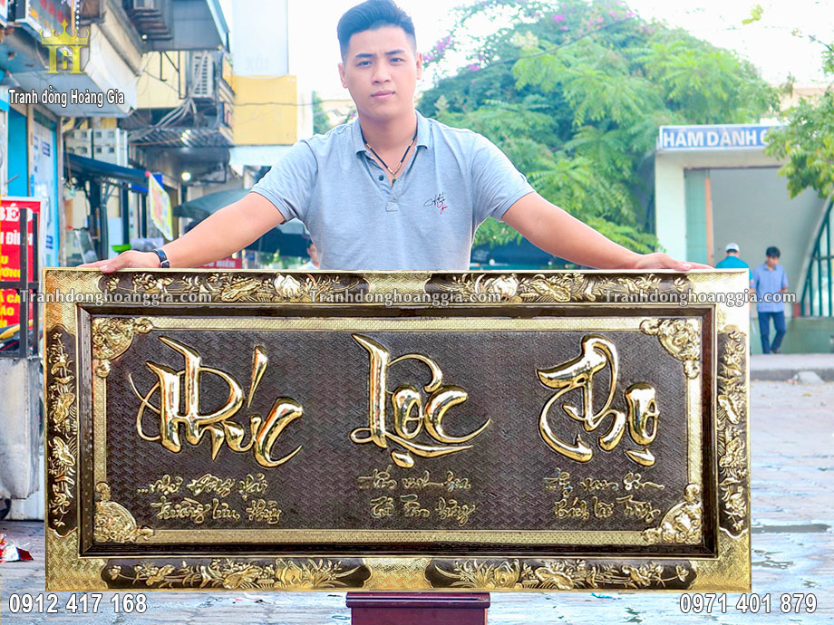 Tranh phúc lộc thọ bằng đồng là dòng sản phẩm độc đáo tại Hoàng Gia
