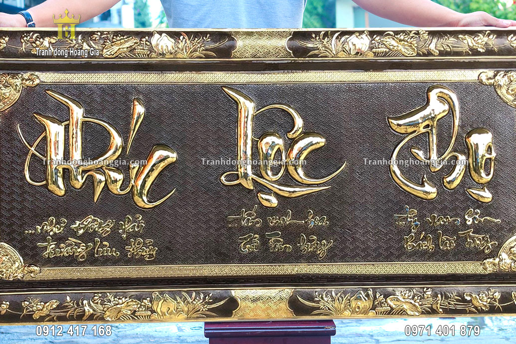 Treo tranh phúc lộc thọ bằng đồng tại không gian sống phòng khách, phòng thờ