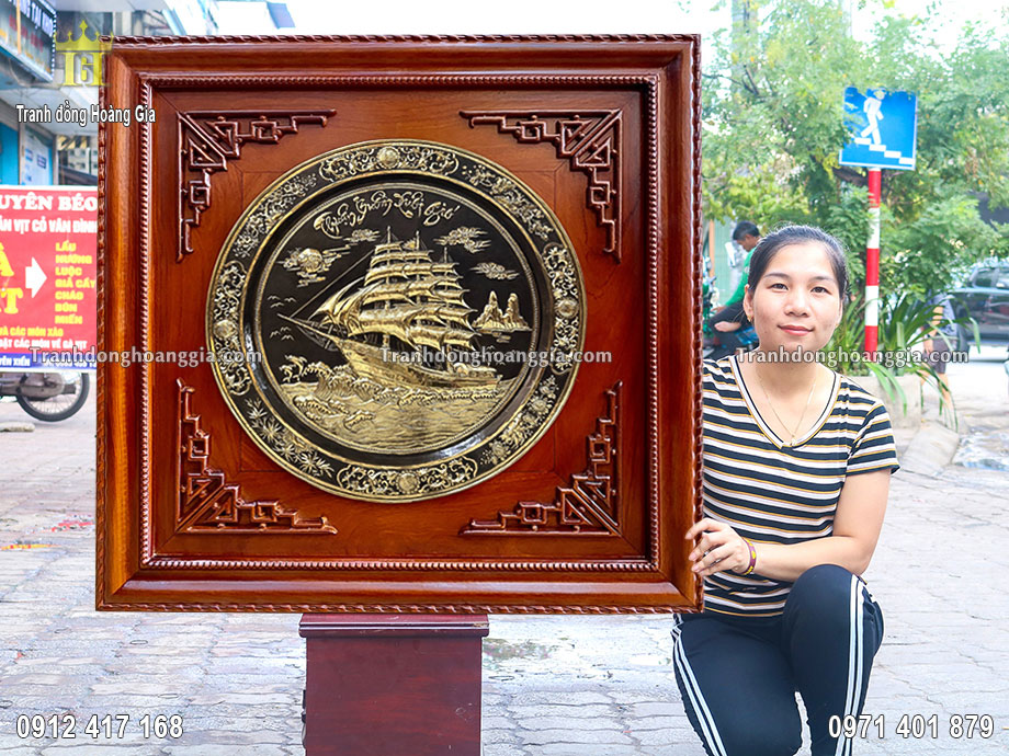Tranh thuận buồm xuôi gió bằng đồng được chế tác hoàn toàn thủ công tinh xảoa