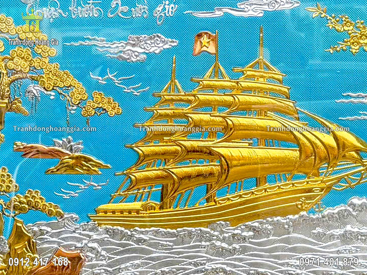 Treo tranh thuận buồm xuôi gió mạ vàng bạc tại phòng khách phòng làm việc