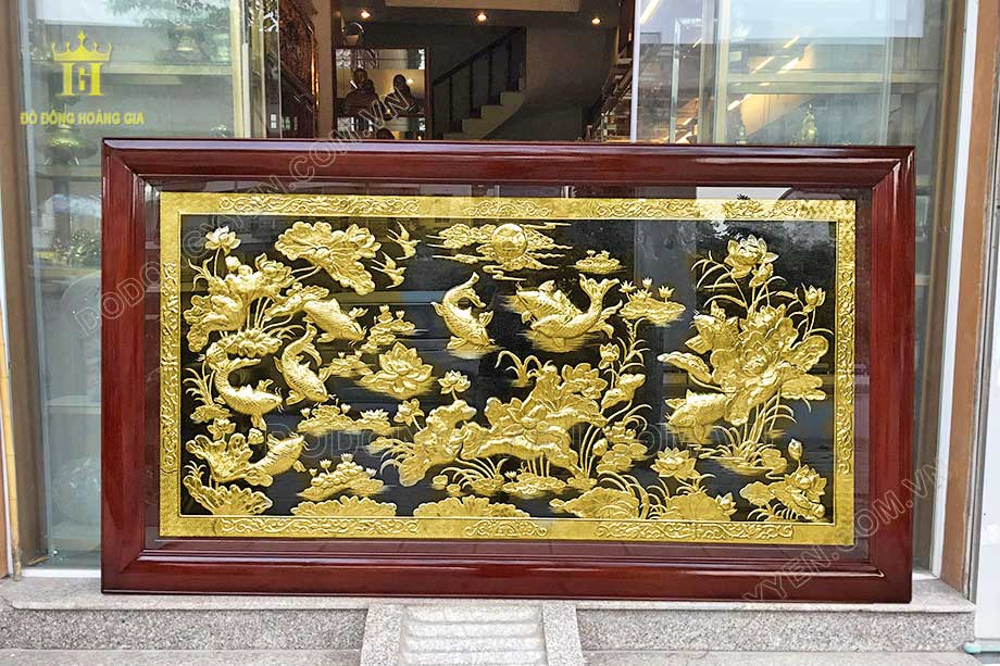 Bức tranh cá chép hoa sen đồng vàng dát vàng cao cấp kích thước 2m3x1m2 