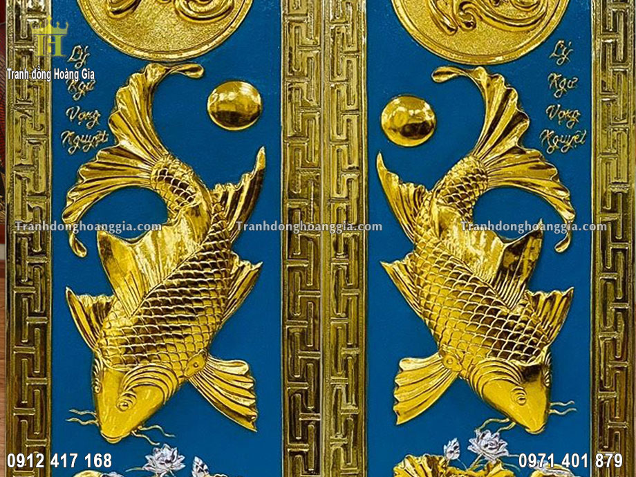 Bề mặt tranh được mạ vàng 24K và phủ bóng 2K chống oxy hóa