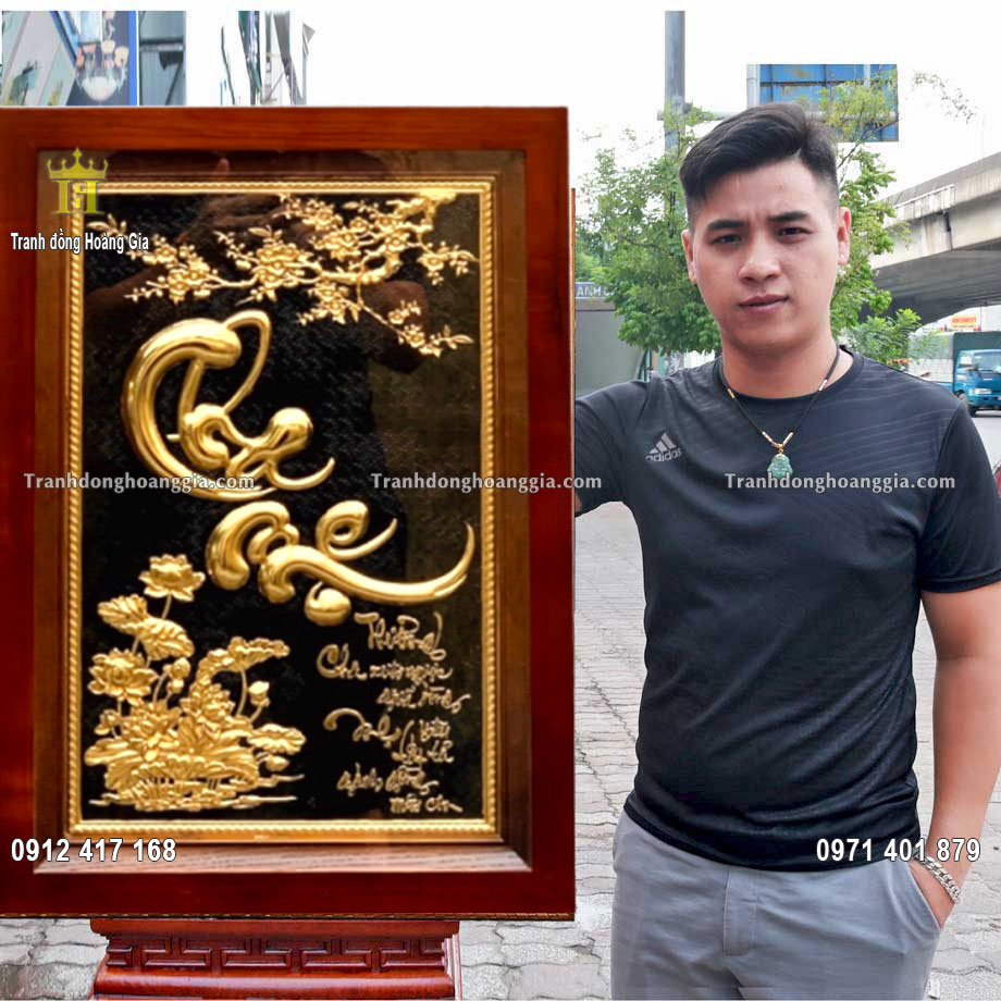 Tranh chữ cha mẹ bằng đồng mạ vàng thích hợp treo tại phòng khách sang trọng