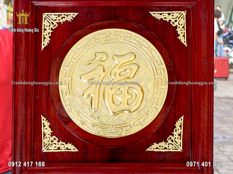Tranh chữ phúc thích hợp bày trí tại phòng khách hay phòng thờ cúng sang trọng