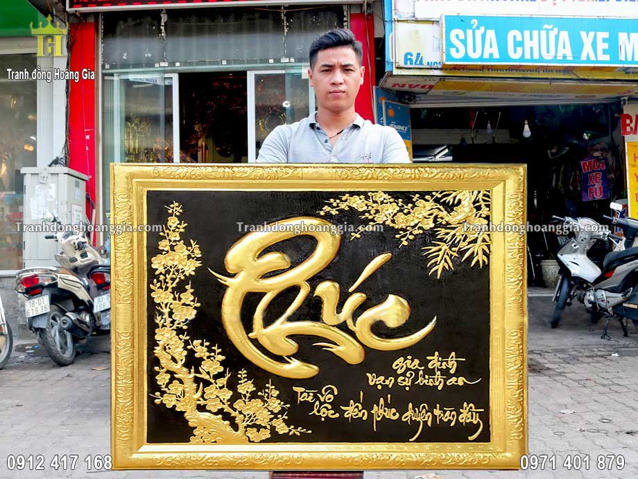 Bức tranh chữ phúc thư pháp mạ vàng 24K là dòng sản phẩm cao cấp tại Hoàng Gia