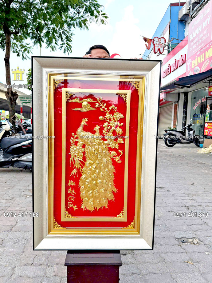 Nguyên liệu chế tác tranh công mai mạ vàng là đồng nhập khẩu cao cấp