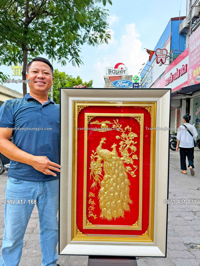 Tranh công mai mạ vàng là dòng sản phẩm tranh đồng cao cấp nhất