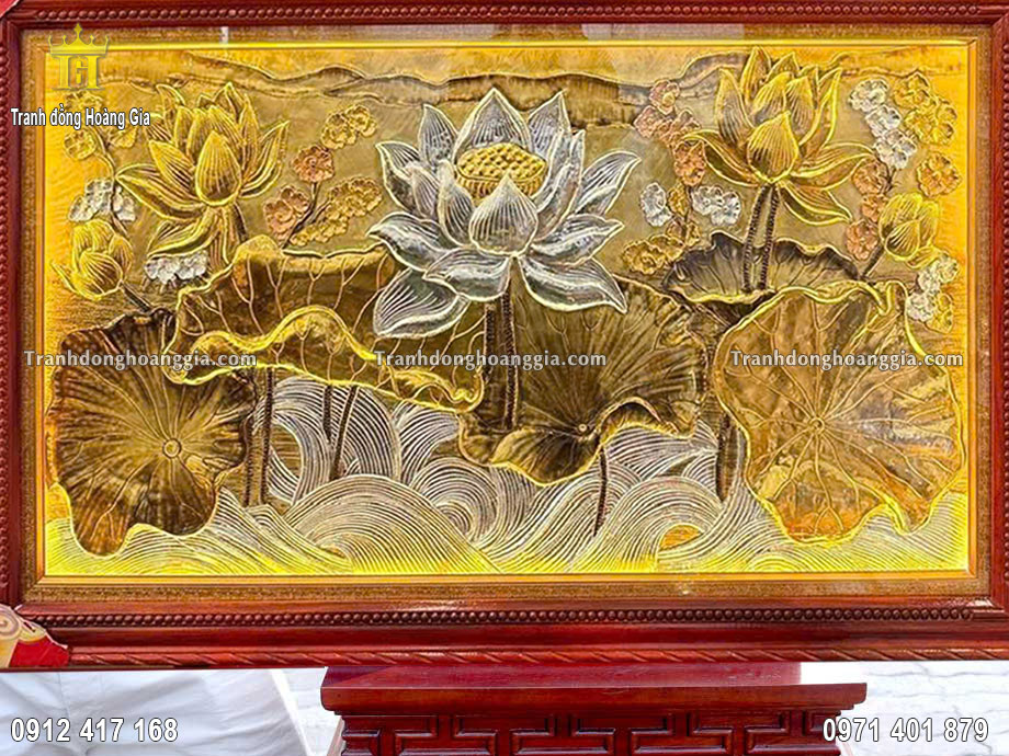 Từng đường nét trên bề mặt được gò 3D thủ công tinh xảo