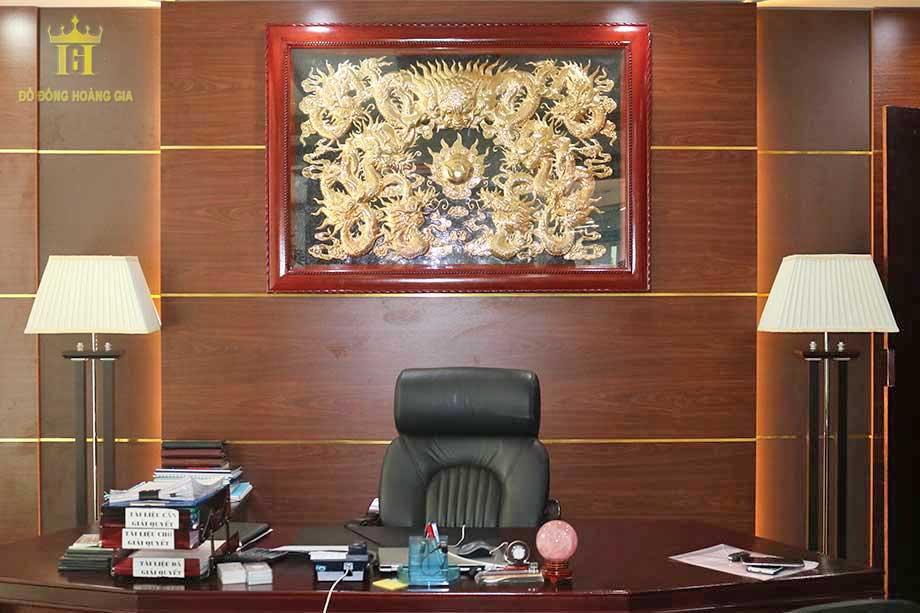 Tranh Song long chầu nguyệt mạ vàng trưng bày phòng sếp
