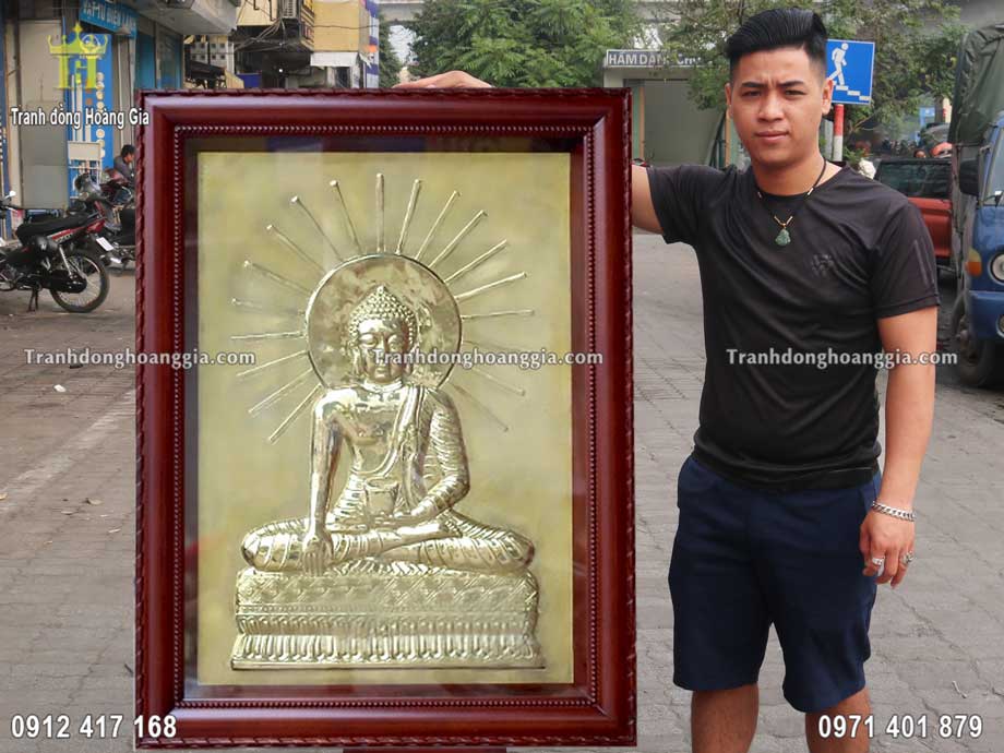 Bức tranh Phật Thích Ca Mâu Ni được nghệ nhân chế tác hoàn toàn thủ công truyền thống