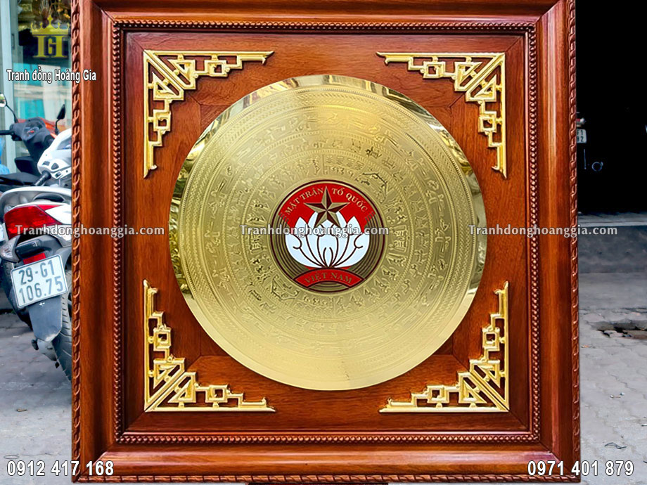 Bức tranh mặt trống đồng thích hợp bày trí tại phòng làm việc sang trọng