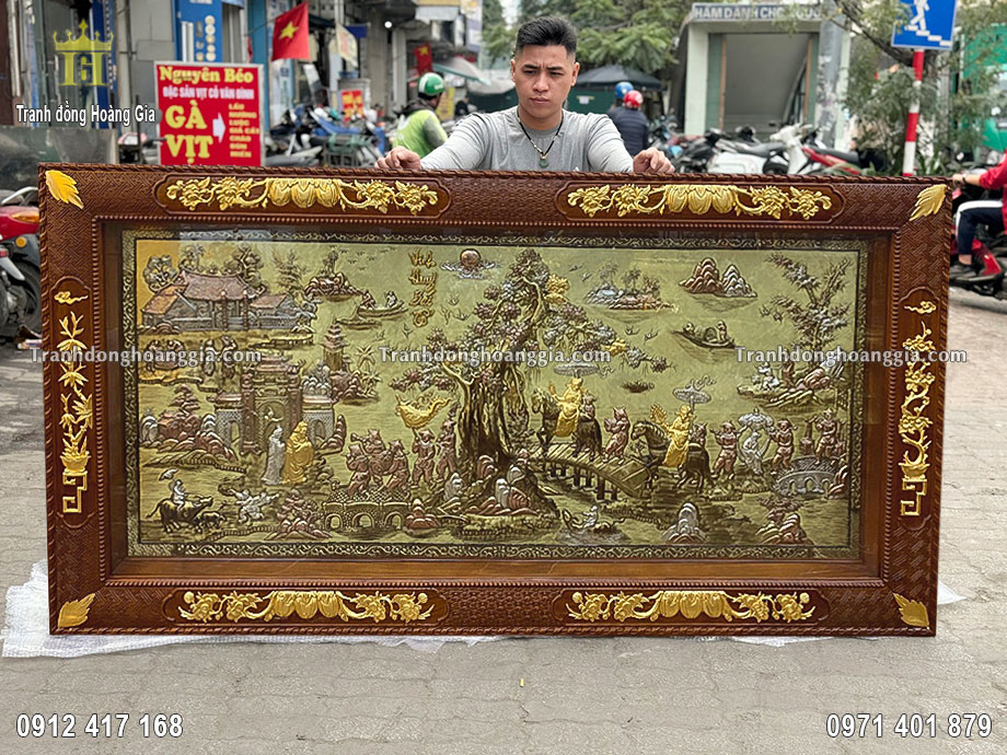 Tranh vinh quy bái tổ bằng đồng mạ vàng bạc là dòng tranh cao cấp